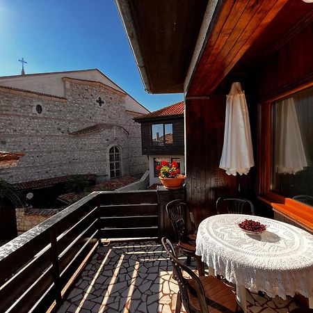 נסבר Guest House Lilly מראה חיצוני תמונה