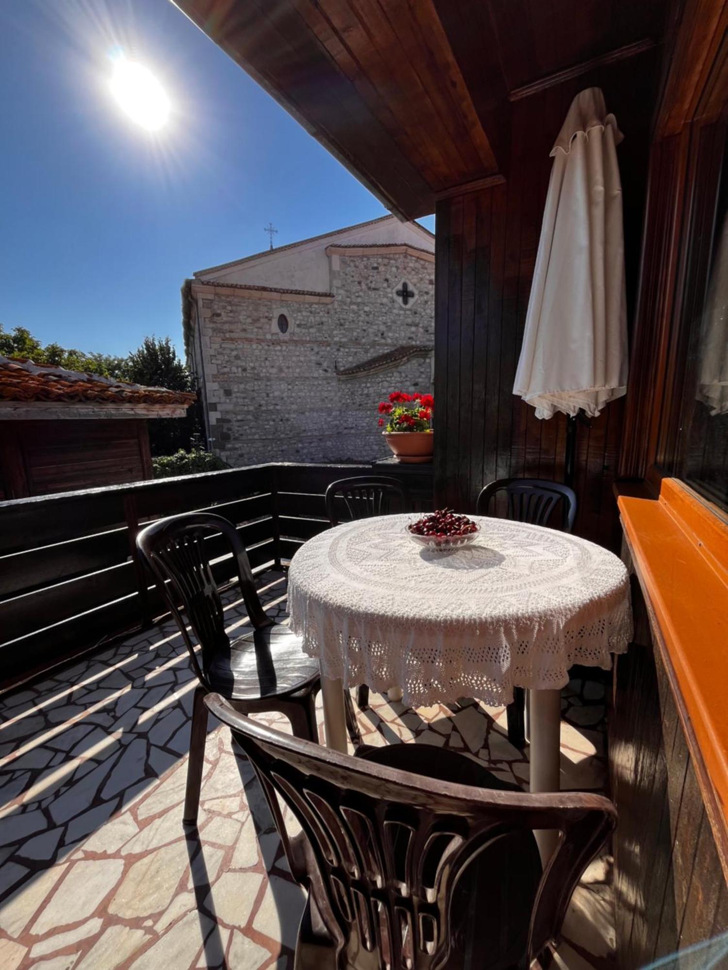 נסבר Guest House Lilly מראה חיצוני תמונה