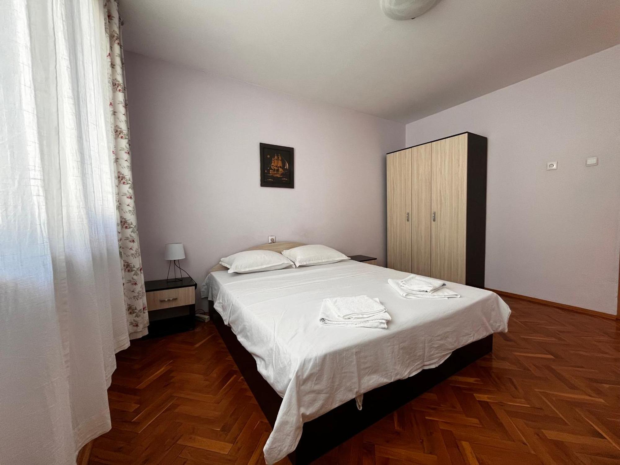 נסבר Guest House Lilly מראה חיצוני תמונה